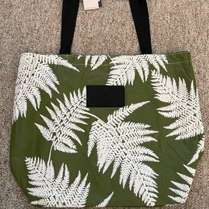 🚨F L A S H   S A L E🚨NWT Aloha Collection 💚Reversible Waterproof Tote💚